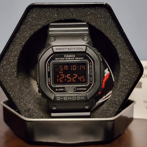 Casio G-SHOCK DW5600MS-1 Flash Alert Matte Black Digital 200m Men's Watch - Picture 2 of 11